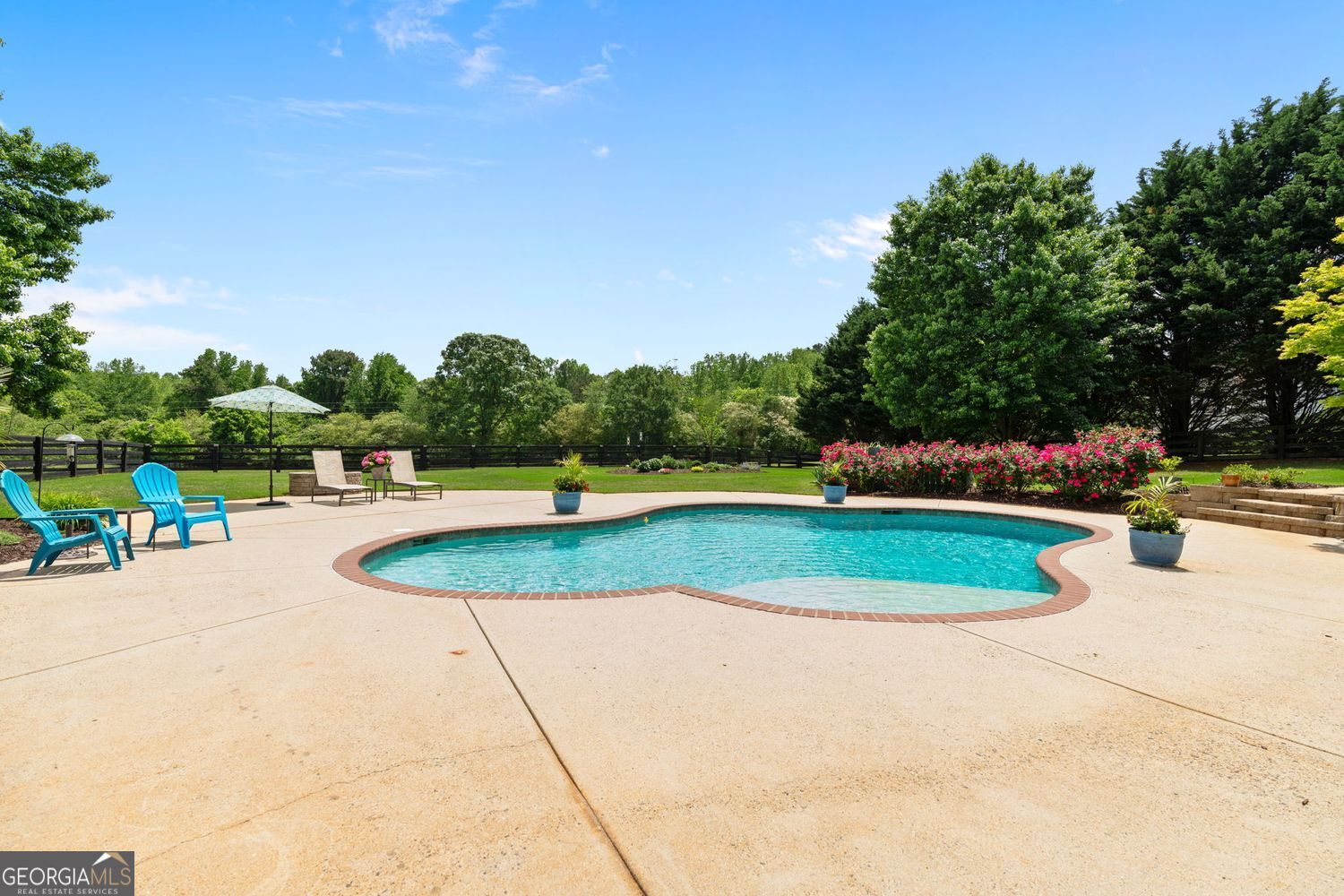 Cumming, Georgia 30028, United States, 6 Bedrooms Bedrooms, ,5 BathroomsBathrooms,Residential,Pending,120482