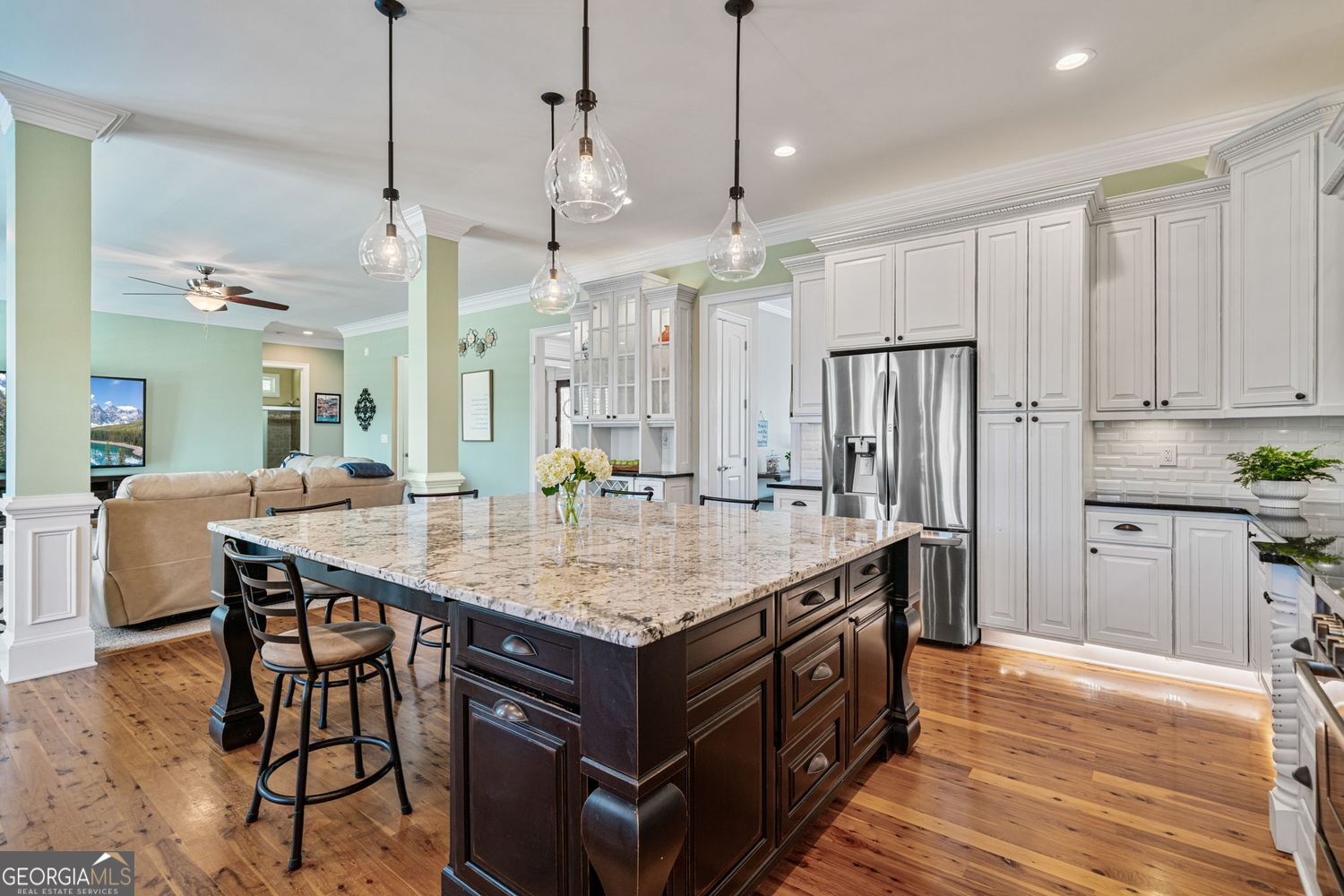 Cumming, Georgia 30028, United States, 6 Bedrooms Bedrooms, ,5 BathroomsBathrooms,Residential,Pending,120482