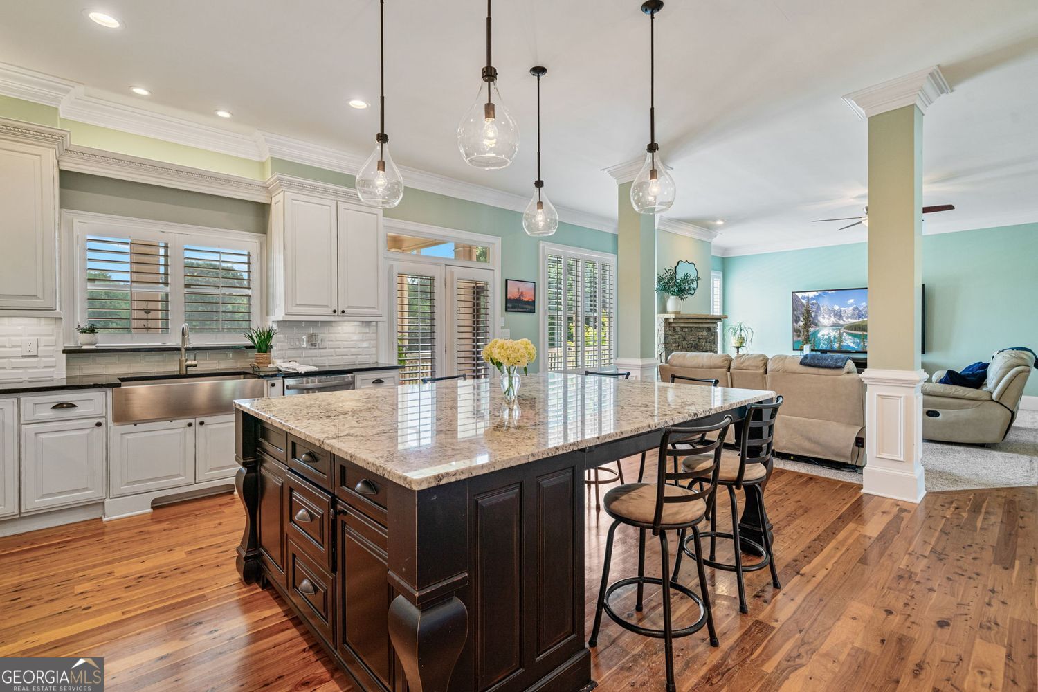 Cumming, Georgia 30028, United States, 6 Bedrooms Bedrooms, ,5 BathroomsBathrooms,Residential,Pending,120482