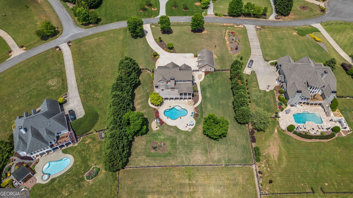 Cumming, Georgia 30028, United States, 6 Bedrooms Bedrooms, ,5 BathroomsBathrooms,Residential,Pending,120482