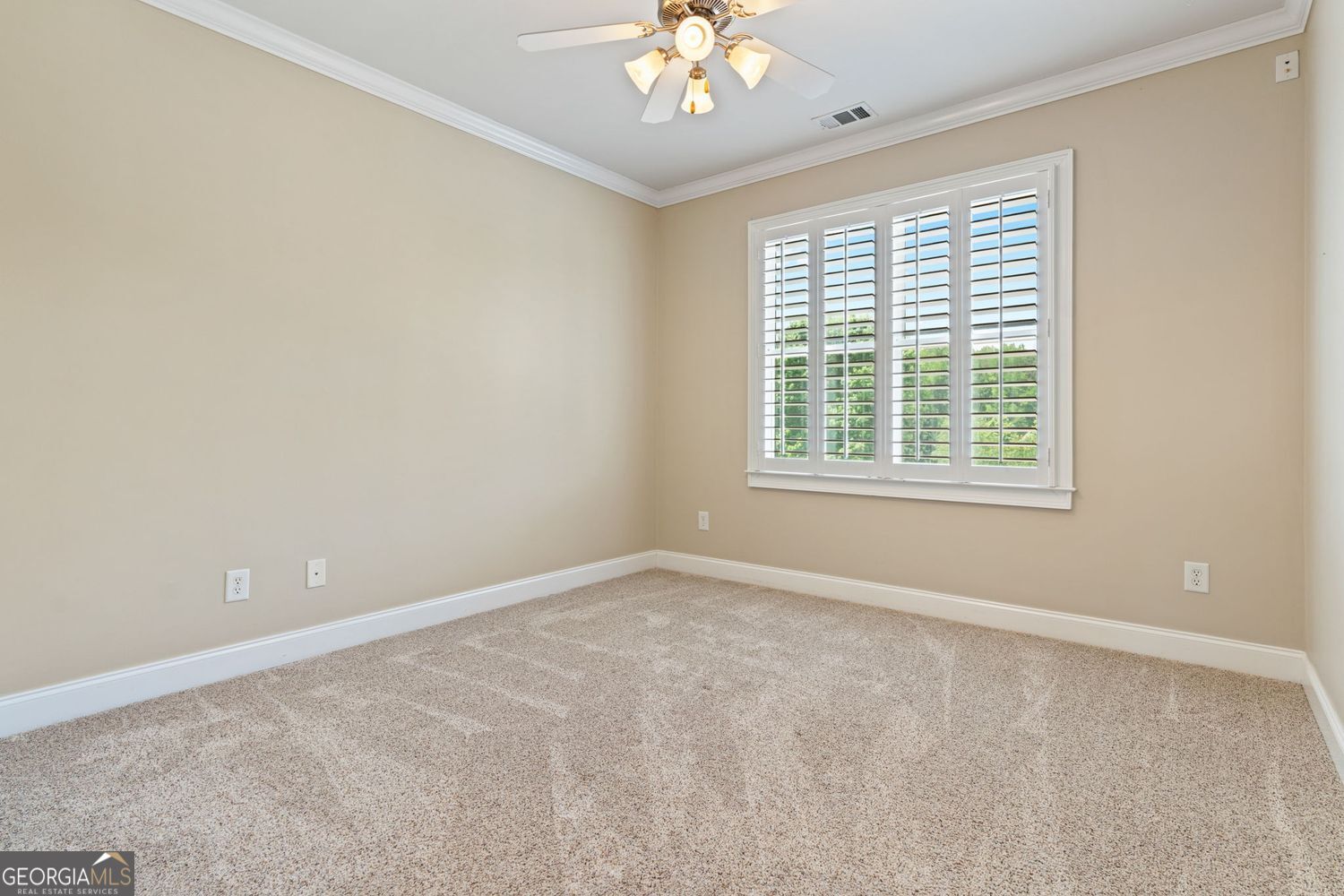 Cumming, Georgia 30028, United States, 6 Bedrooms Bedrooms, ,5 BathroomsBathrooms,Residential,Pending,120482