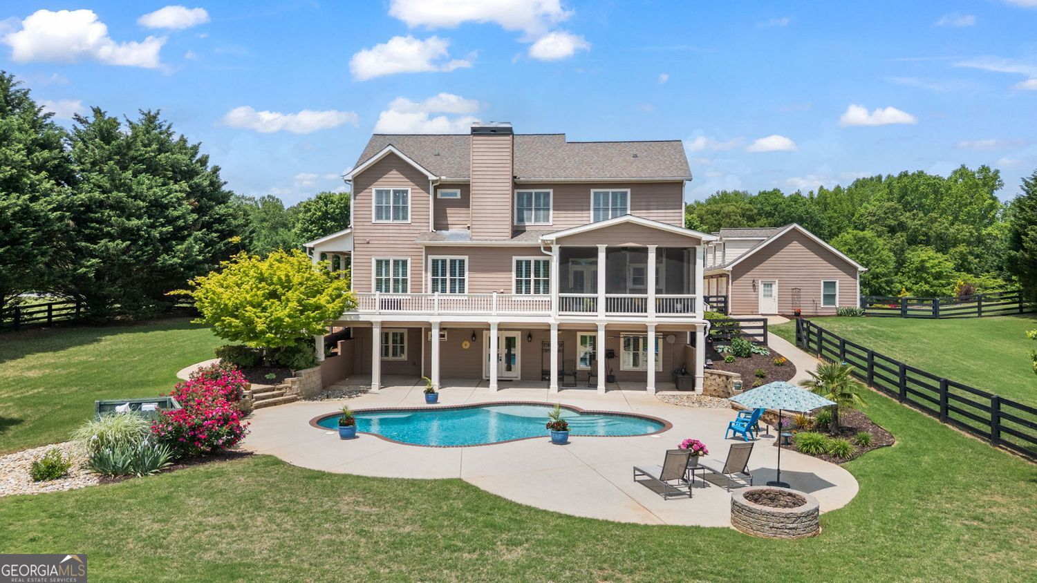 Cumming, Georgia 30028, United States, 6 Bedrooms Bedrooms, ,5 BathroomsBathrooms,Residential,Pending,120482