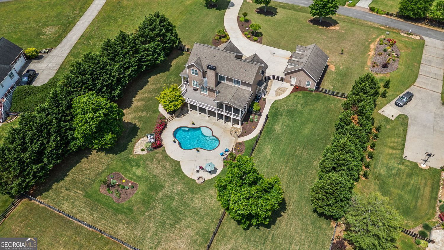 Cumming, Georgia 30028, United States, 6 Bedrooms Bedrooms, ,5 BathroomsBathrooms,Residential,Pending,120482