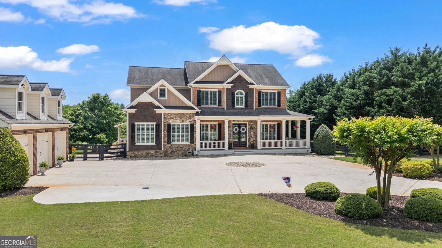 Cumming, Georgia 30028, United States, 6 Bedrooms Bedrooms, ,5 BathroomsBathrooms,Residential,Pending,120482