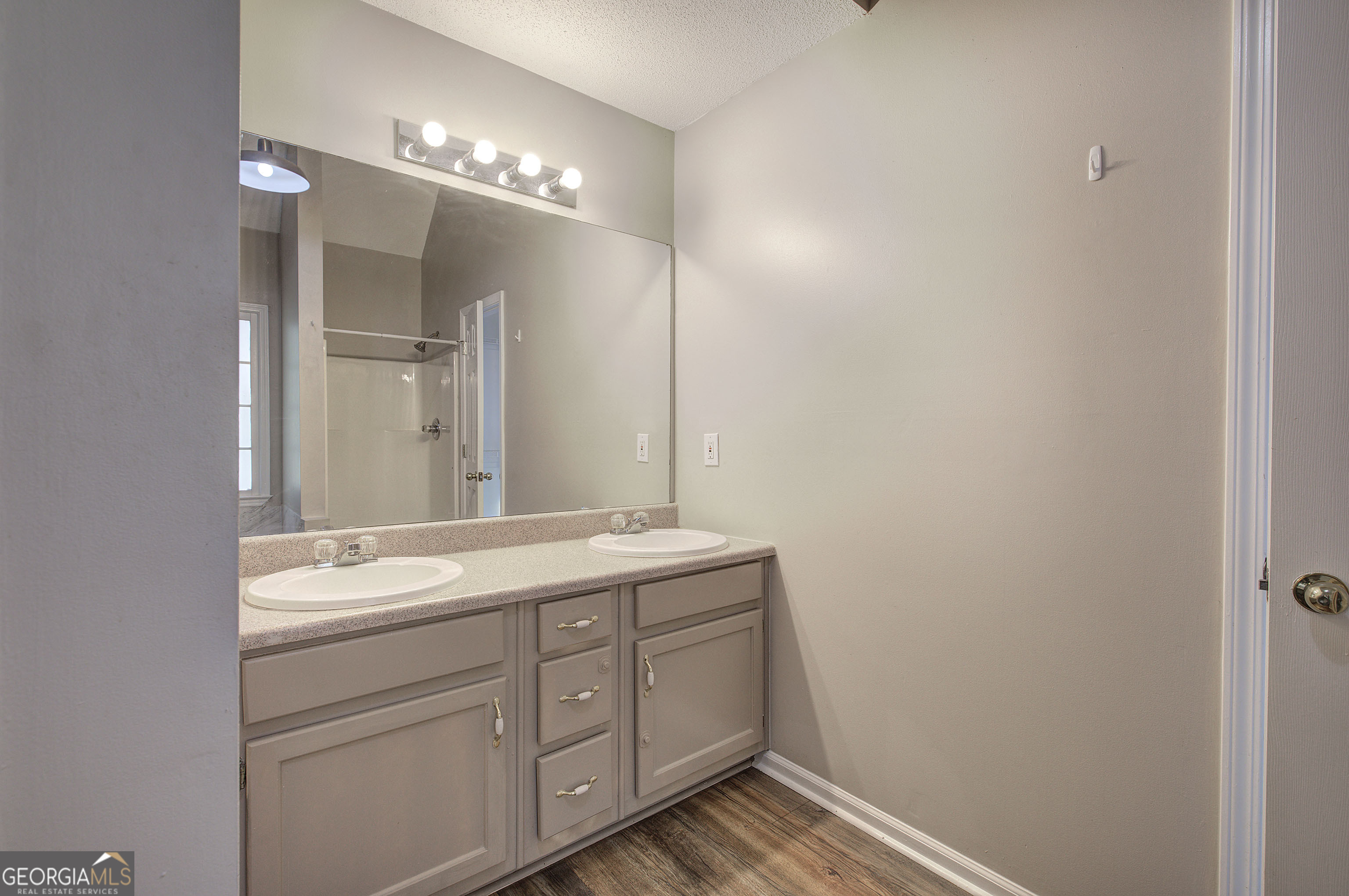 Roving Hills Estates - Residential