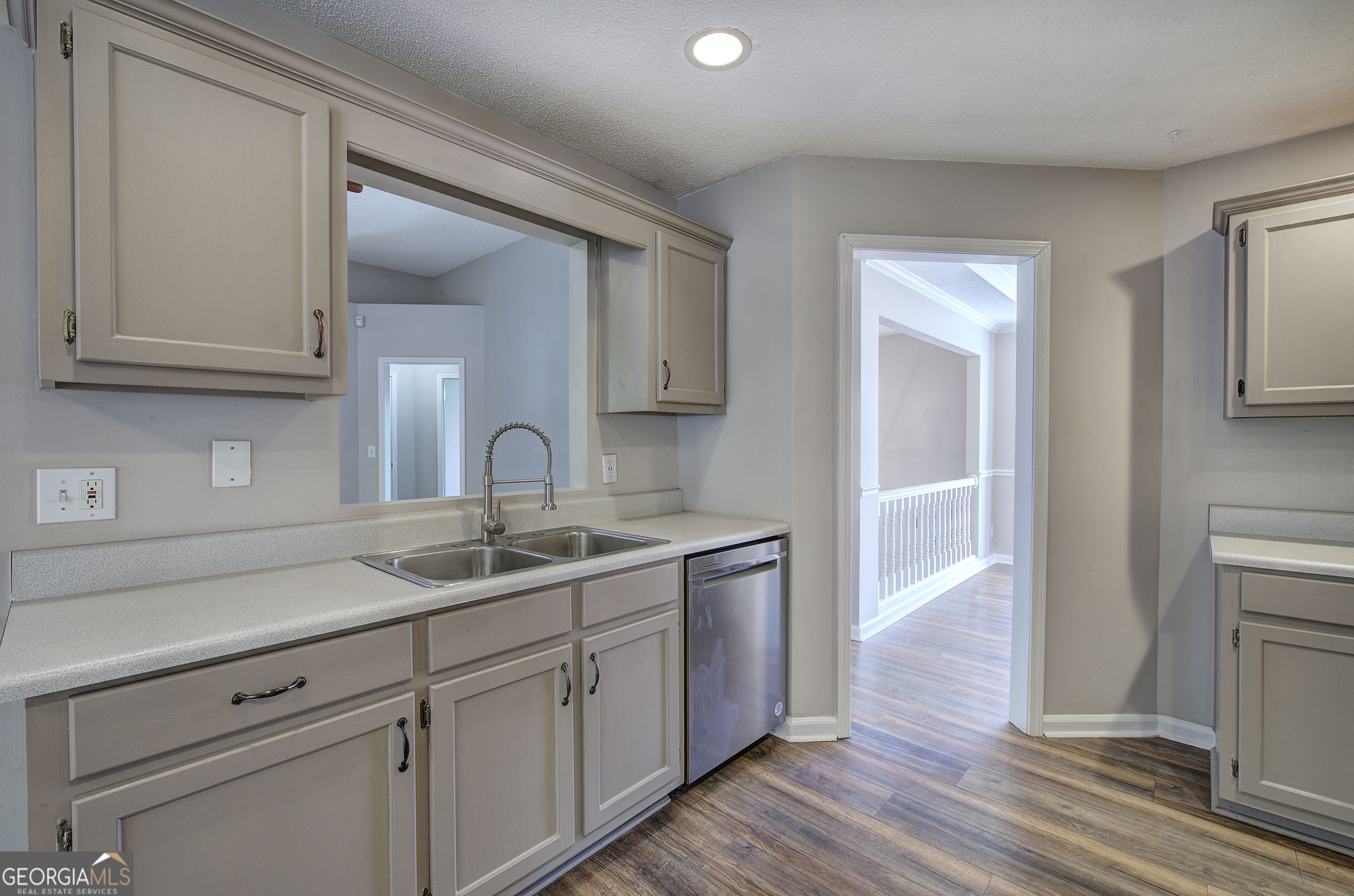 Roving Hills Estates - Residential