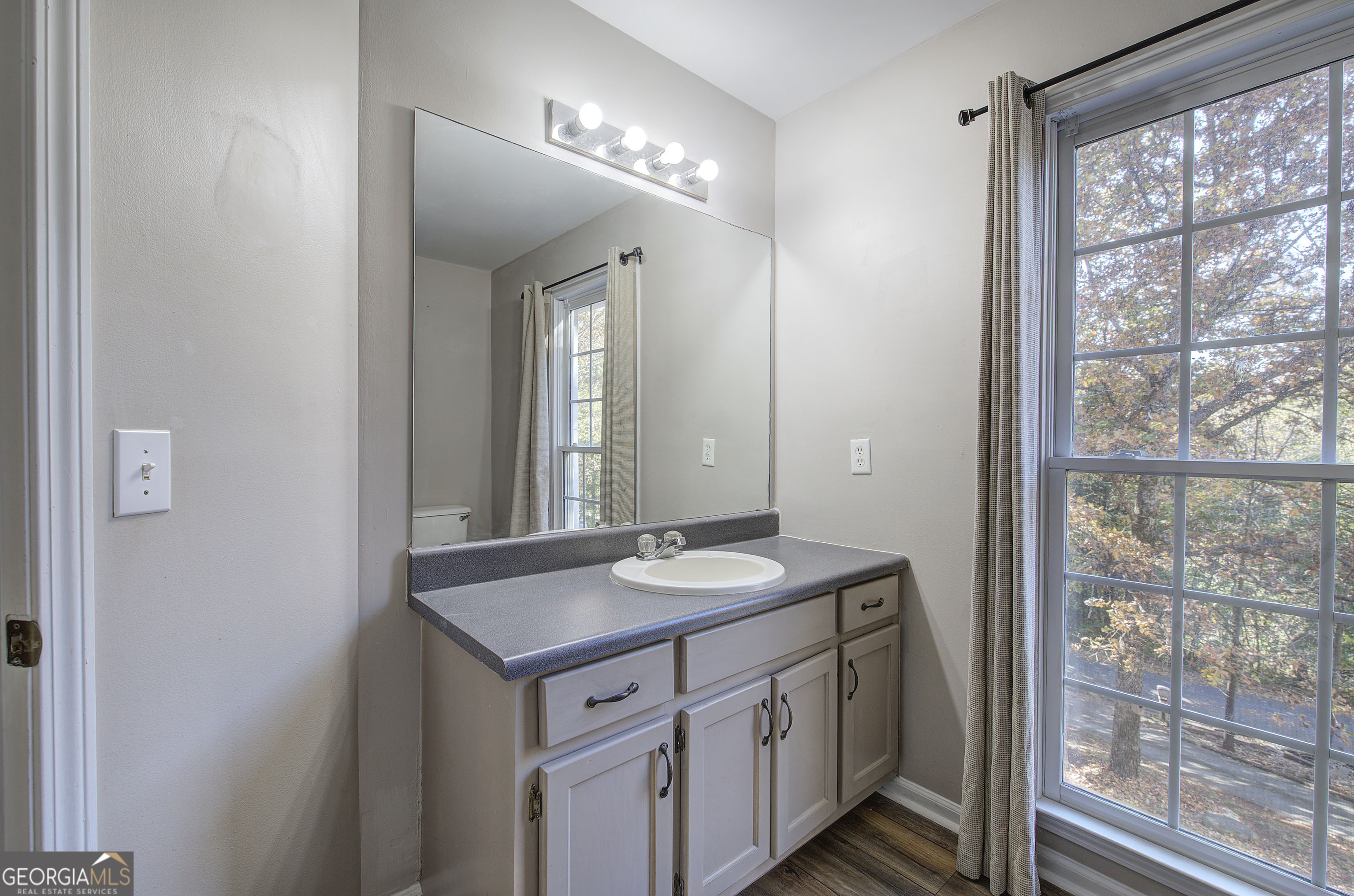 Roving Hills Estates - Residential