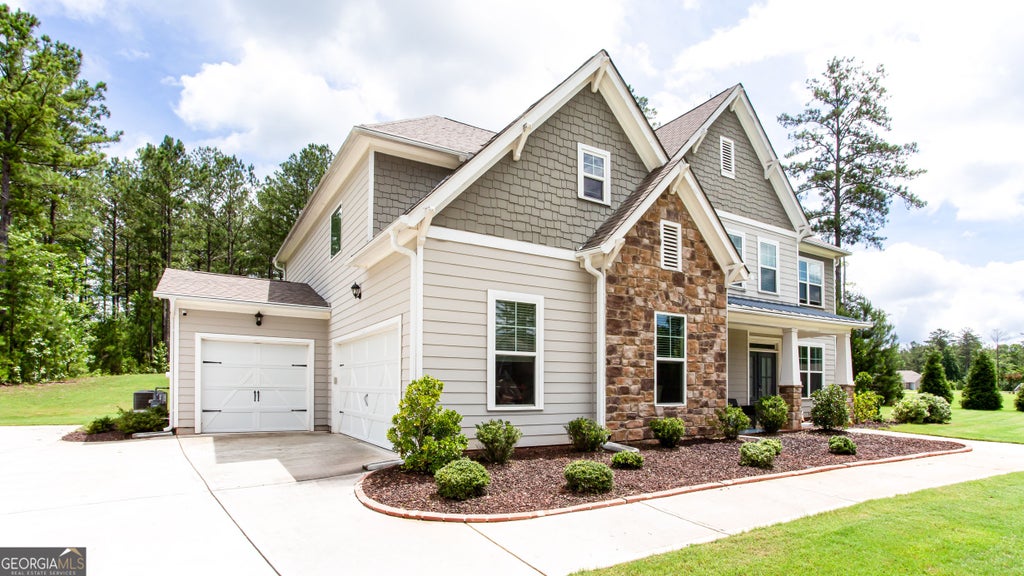 Photo of 496 Genesee Point, Newnan, GA 30263 (MLS # 10799002)