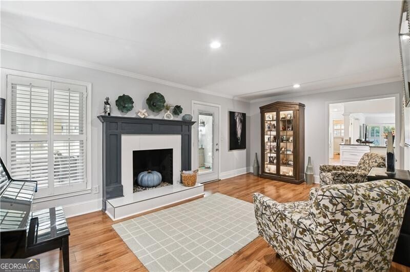 1845 Evergreen LN