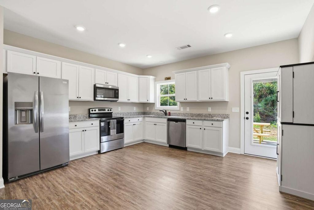 Photo of 64 Bradley Trail, Kingston, GA 30145 (MLS # 10765454)