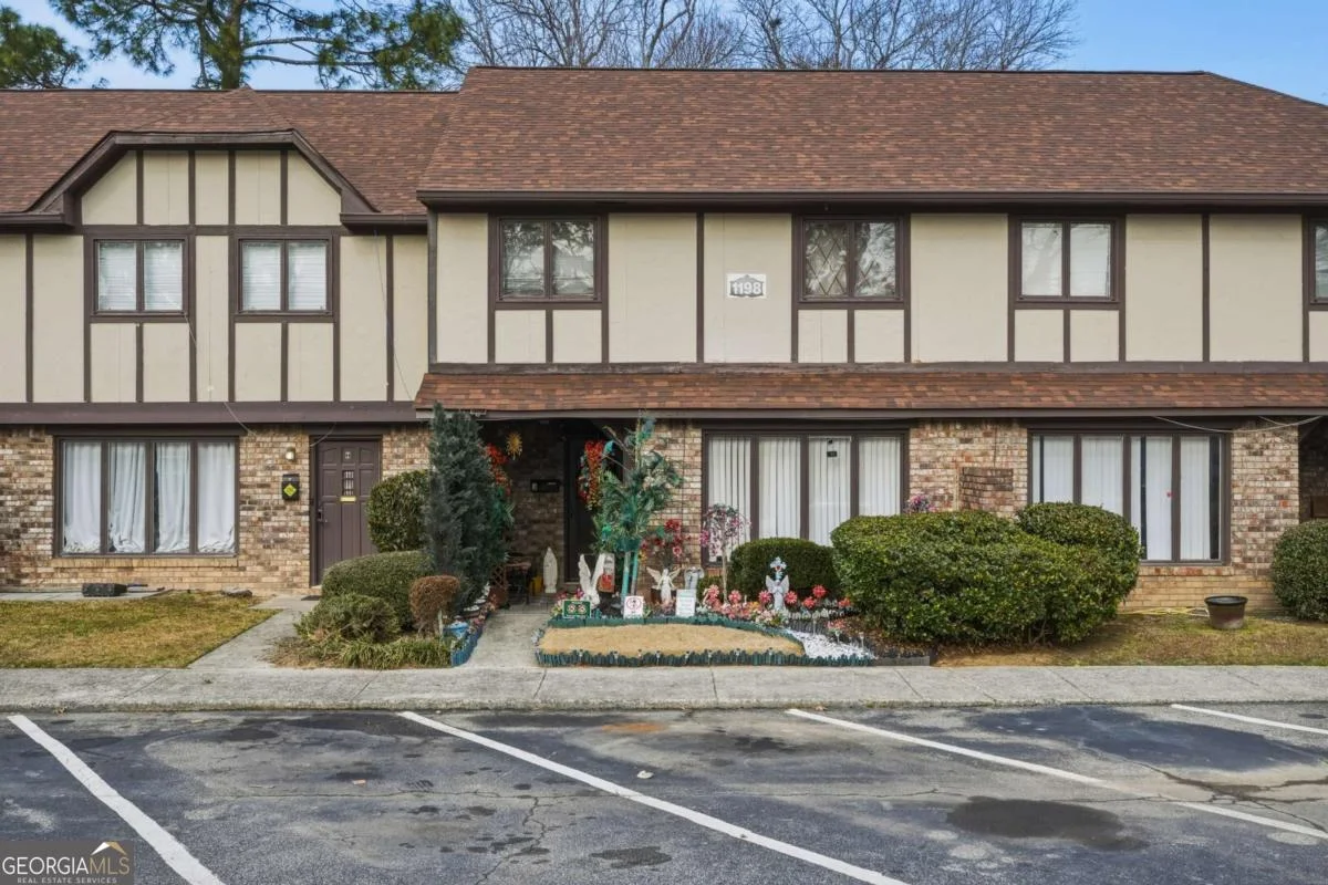 1198 Ashborough Terrace SE Unit J