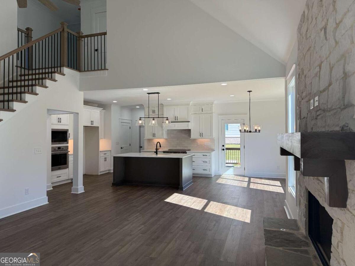 Hawks Crest - Residential