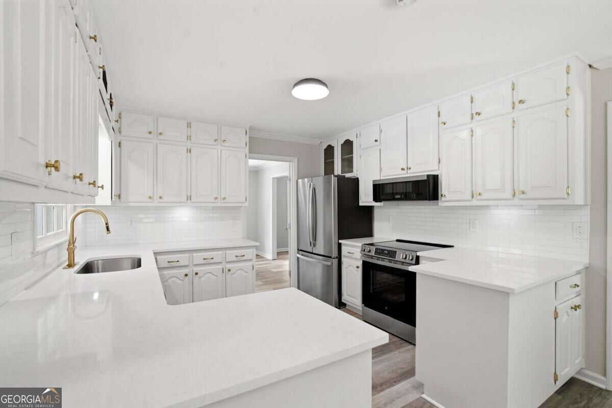 2595 Marsha CIR