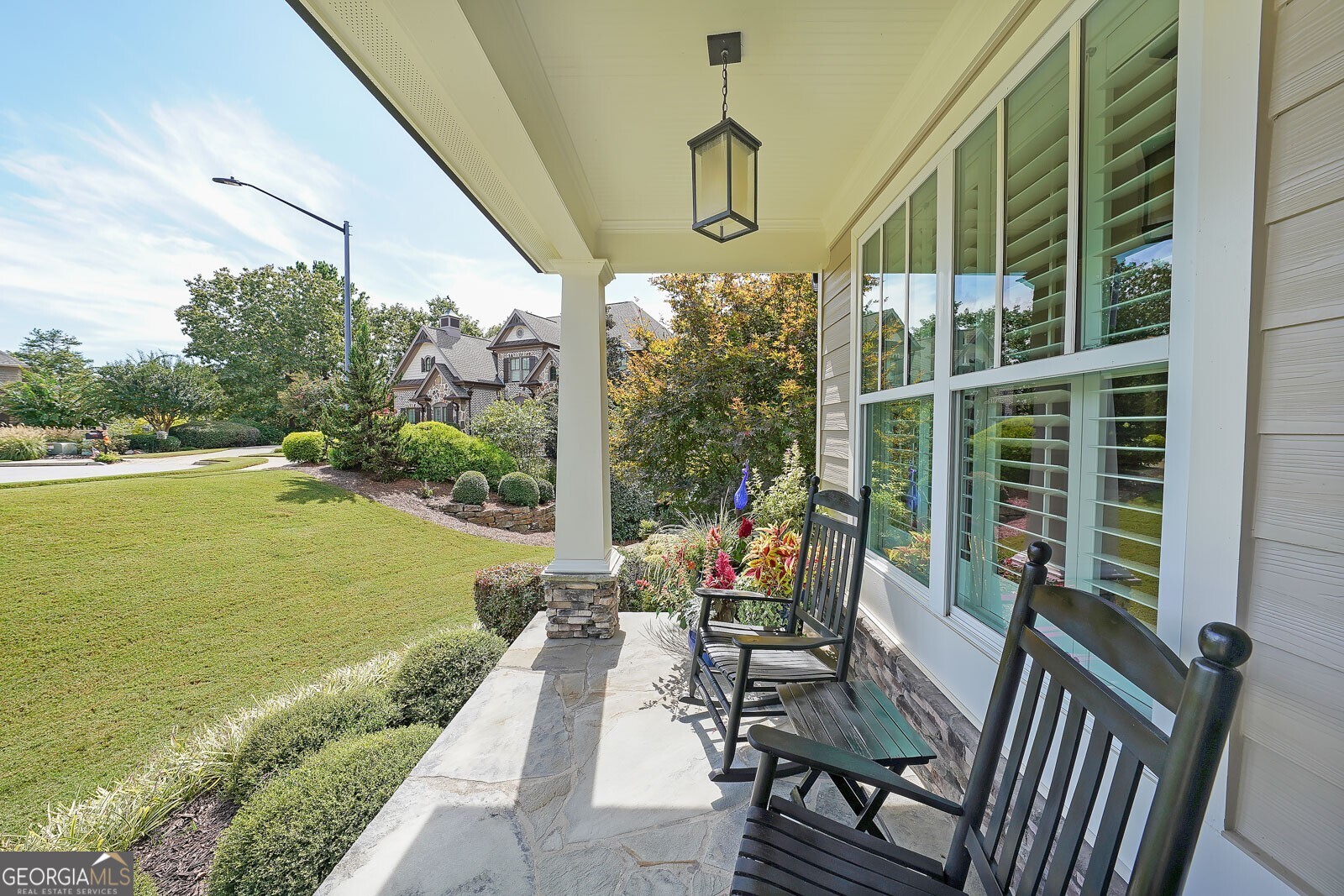 102 Silverdale LN