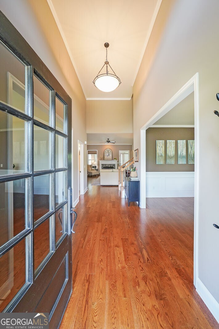 102 Silverdale LN