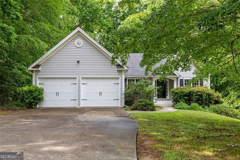 245 LONDON LN