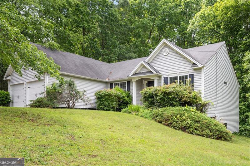 245 LONDON LN