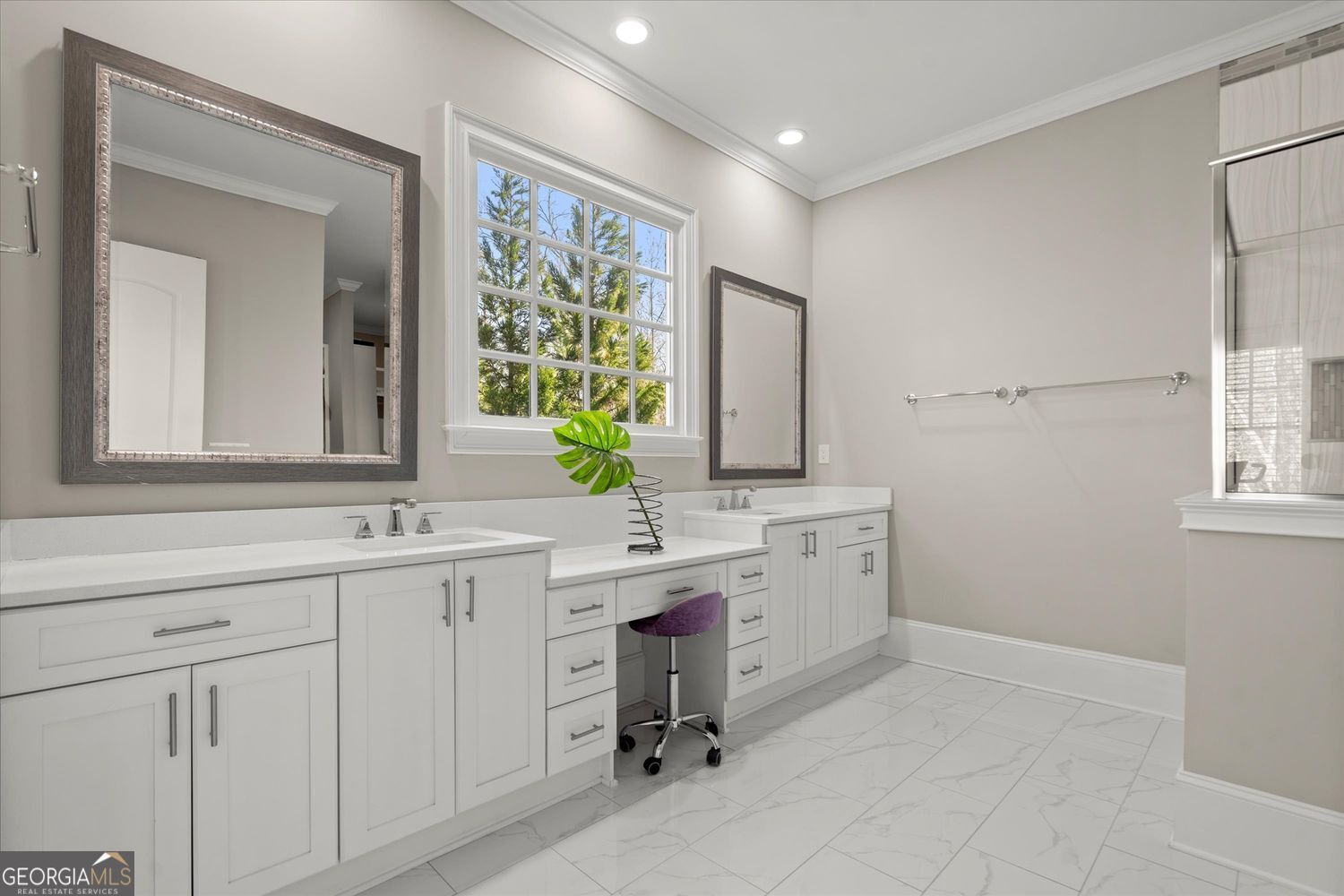 ECHELON - Residential