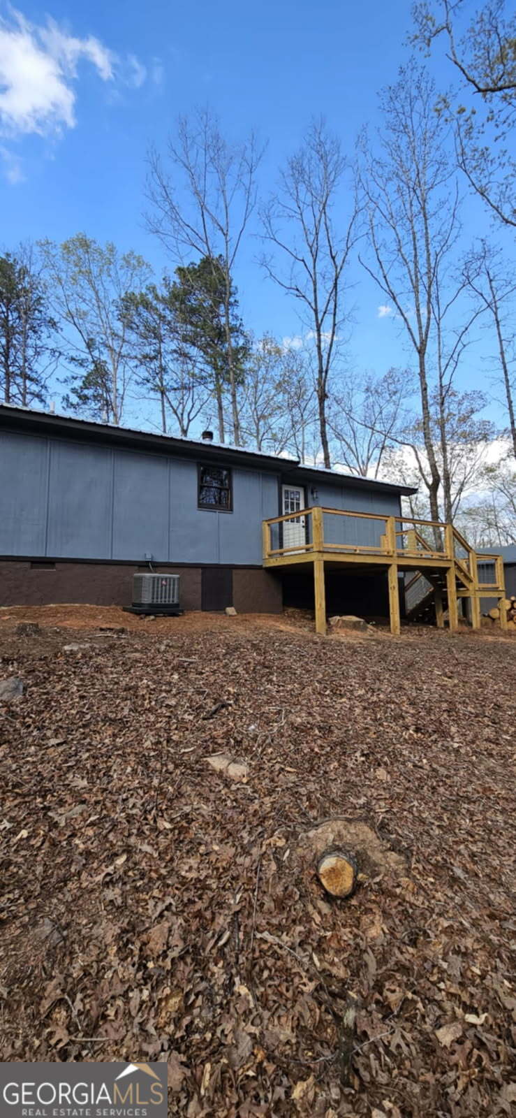 223 Dogwood LN