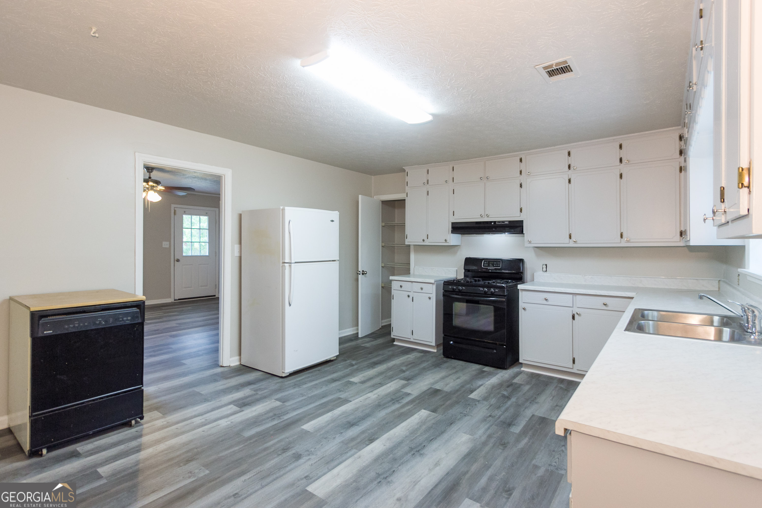 Summit Pointe - Residential Lease