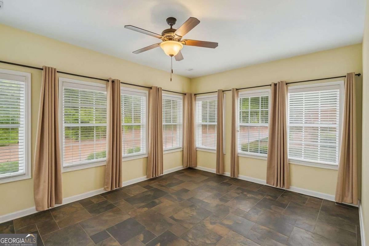 Sawnee Corners - Residential