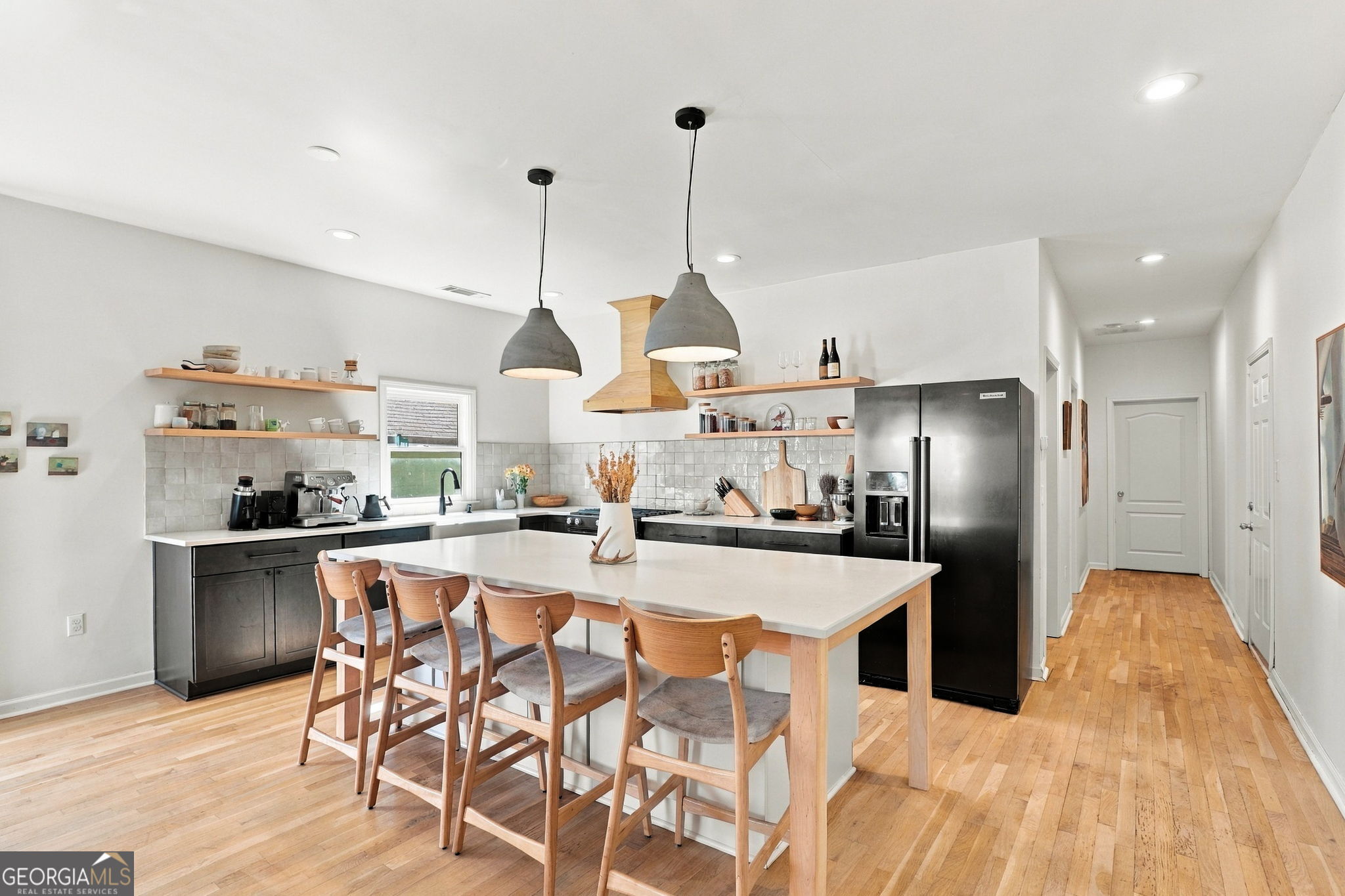 985 Martin ST SE
