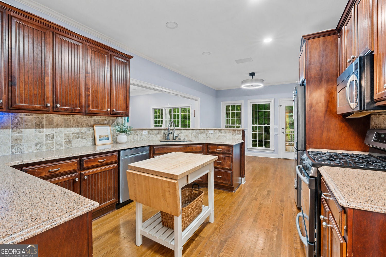 315 Monroe DR