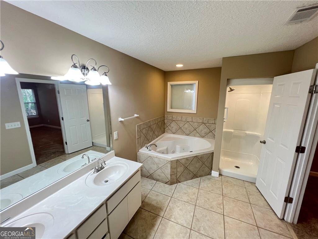 Brunswick, Georgia 31520, United States, 6 Bedrooms Bedrooms, ,4 BathroomsBathrooms,Residential,Active,86887