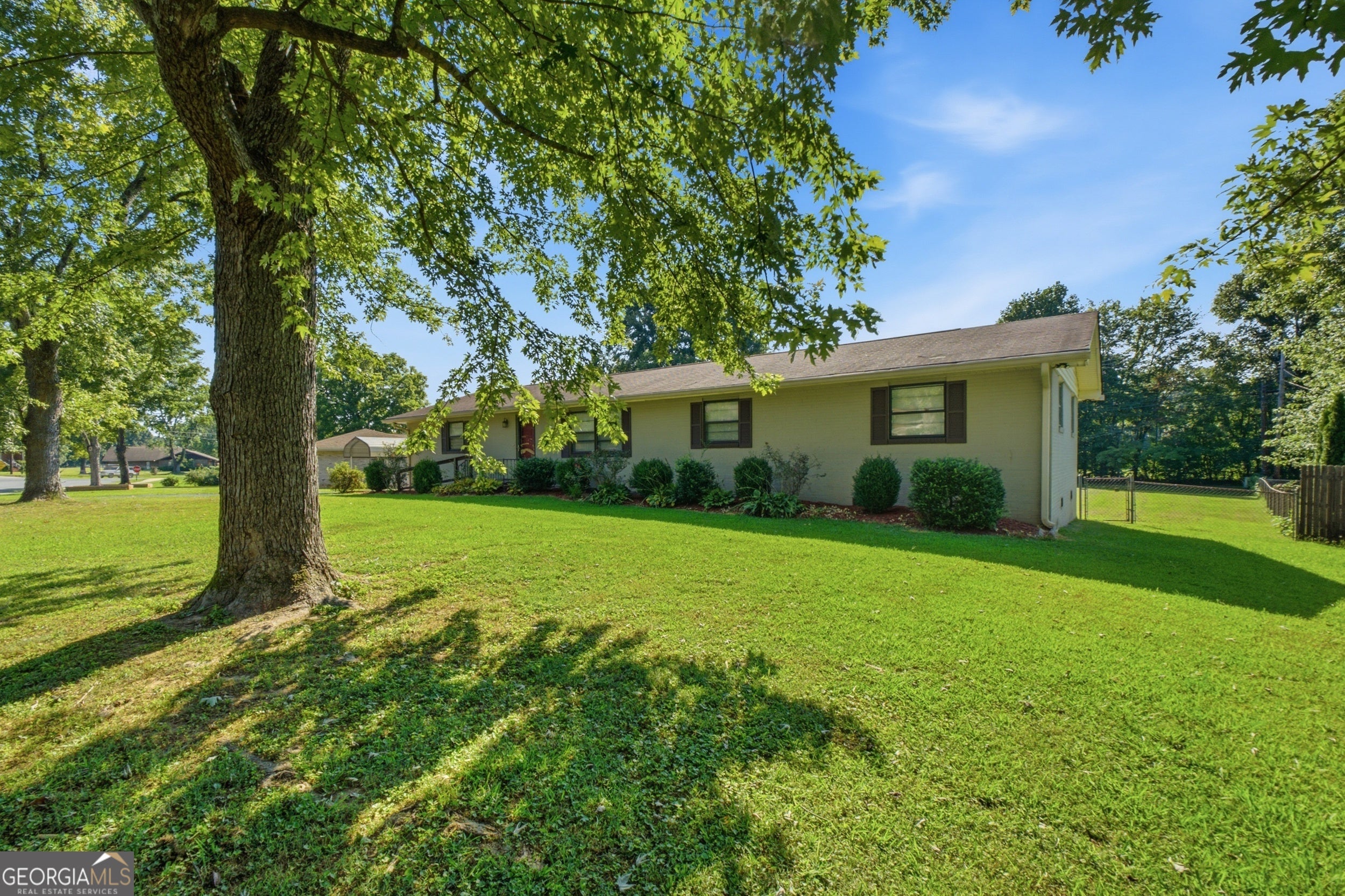 105 Hamel DR