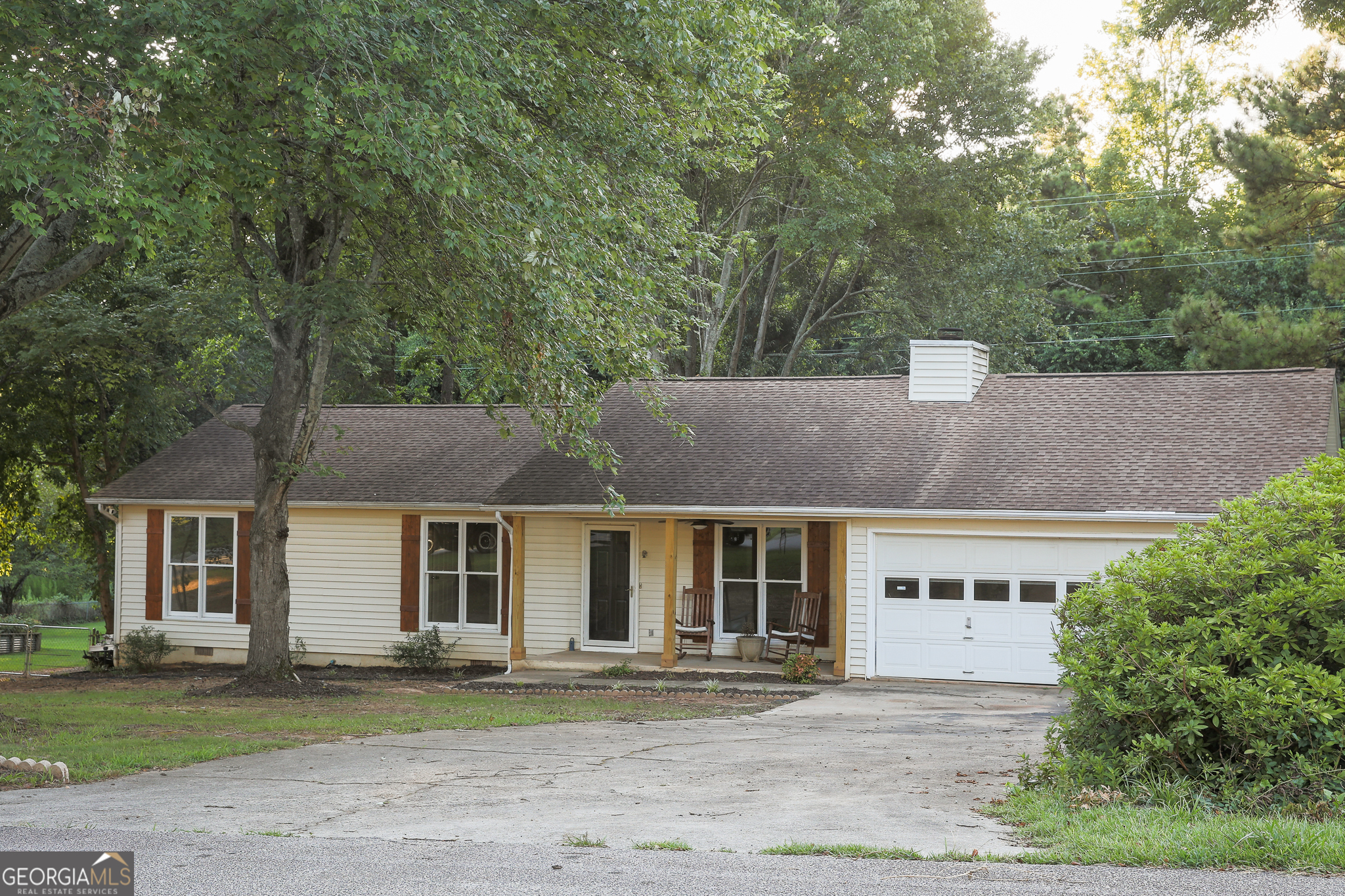5540 Farm House LN