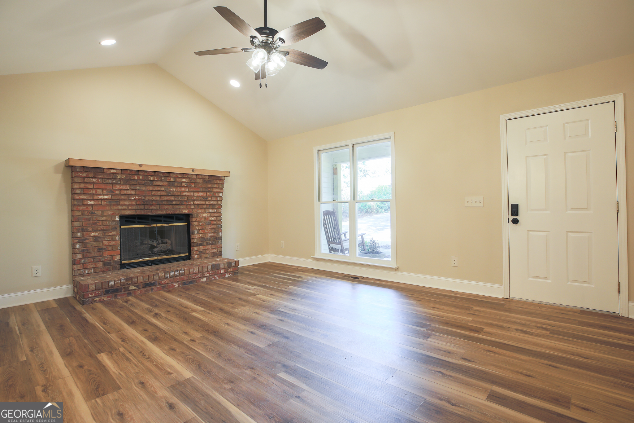 5540 Farm House LN
