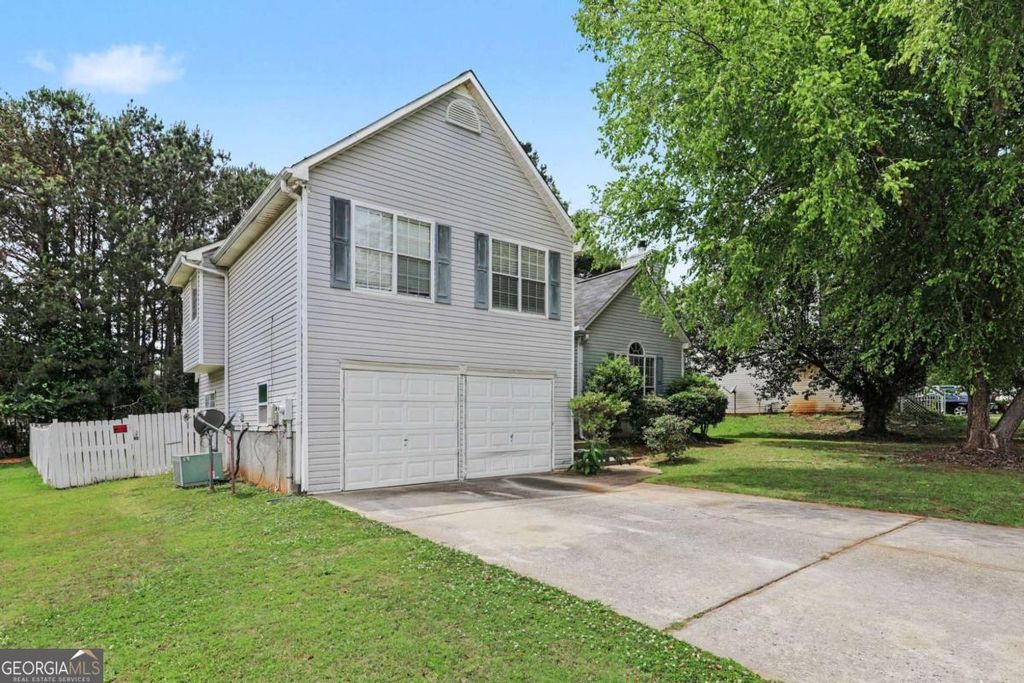 Photo of 10617 Barberry Drive, Hampton, GA 30228 (MLS # 10763316)