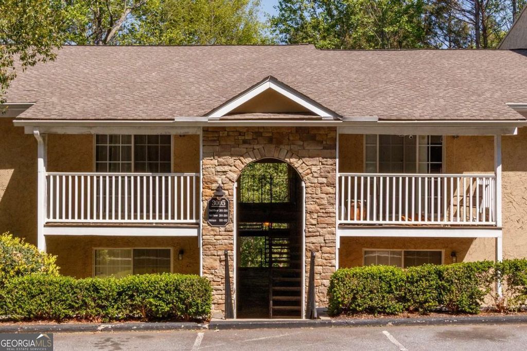 Photo of 3005 Seven Pines Lane #201, Atlanta, GA 30339 (MLS # 10731353)