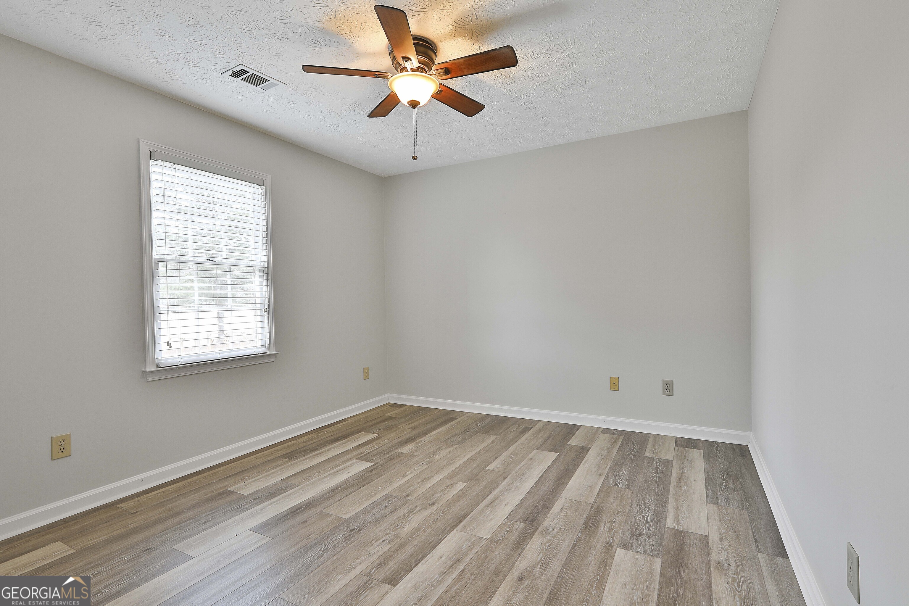 Newnan, Georgia 30265, United States, 4 Bedrooms Bedrooms, ,3 BathroomsBathrooms,Residential,Active,118257