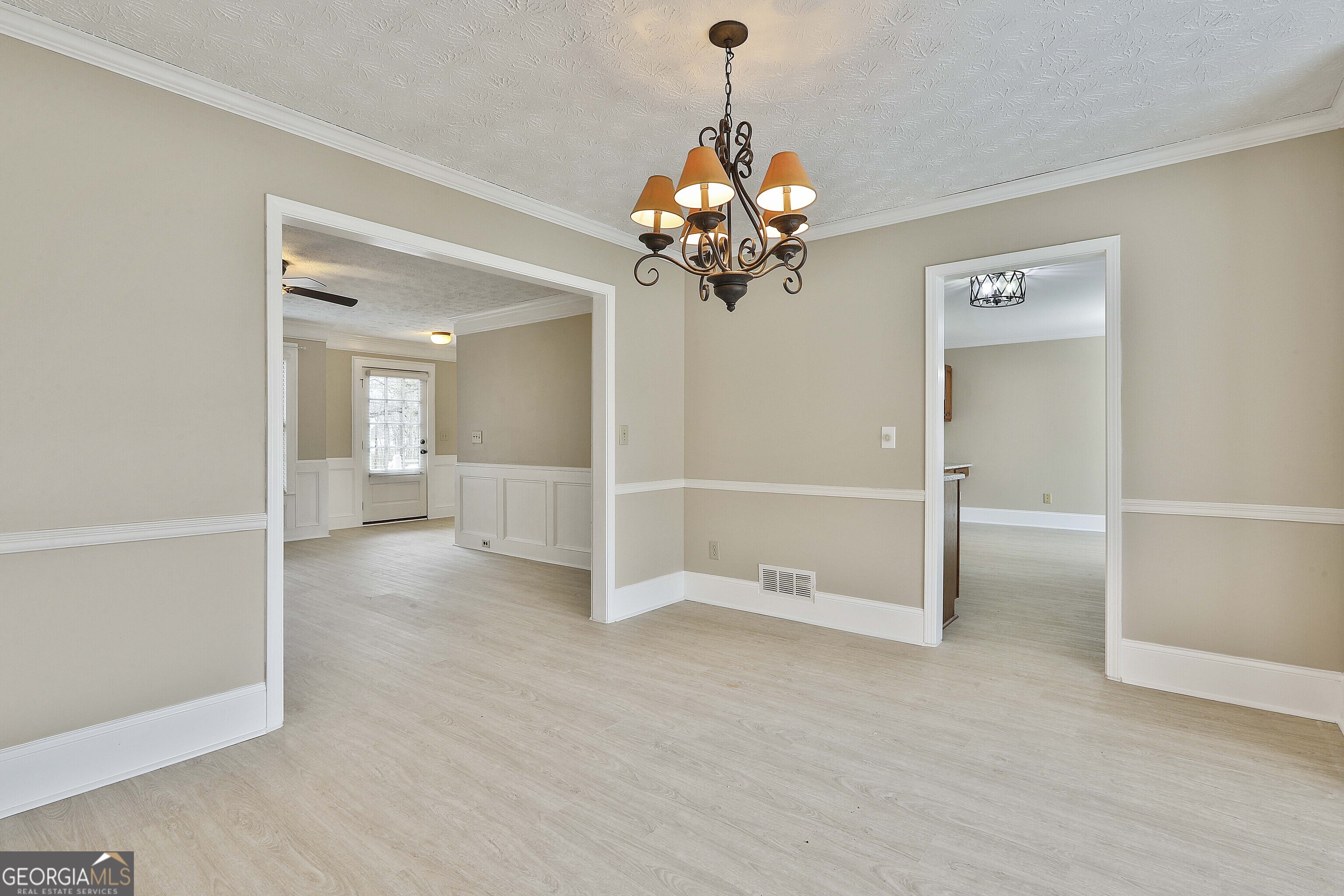 Newnan, Georgia 30265, United States, 4 Bedrooms Bedrooms, ,3 BathroomsBathrooms,Residential,Active,118257