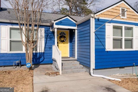 Photo of 2603 Oldknow Drive NW, Atlanta, GA 30318 (MLS # 10779344)