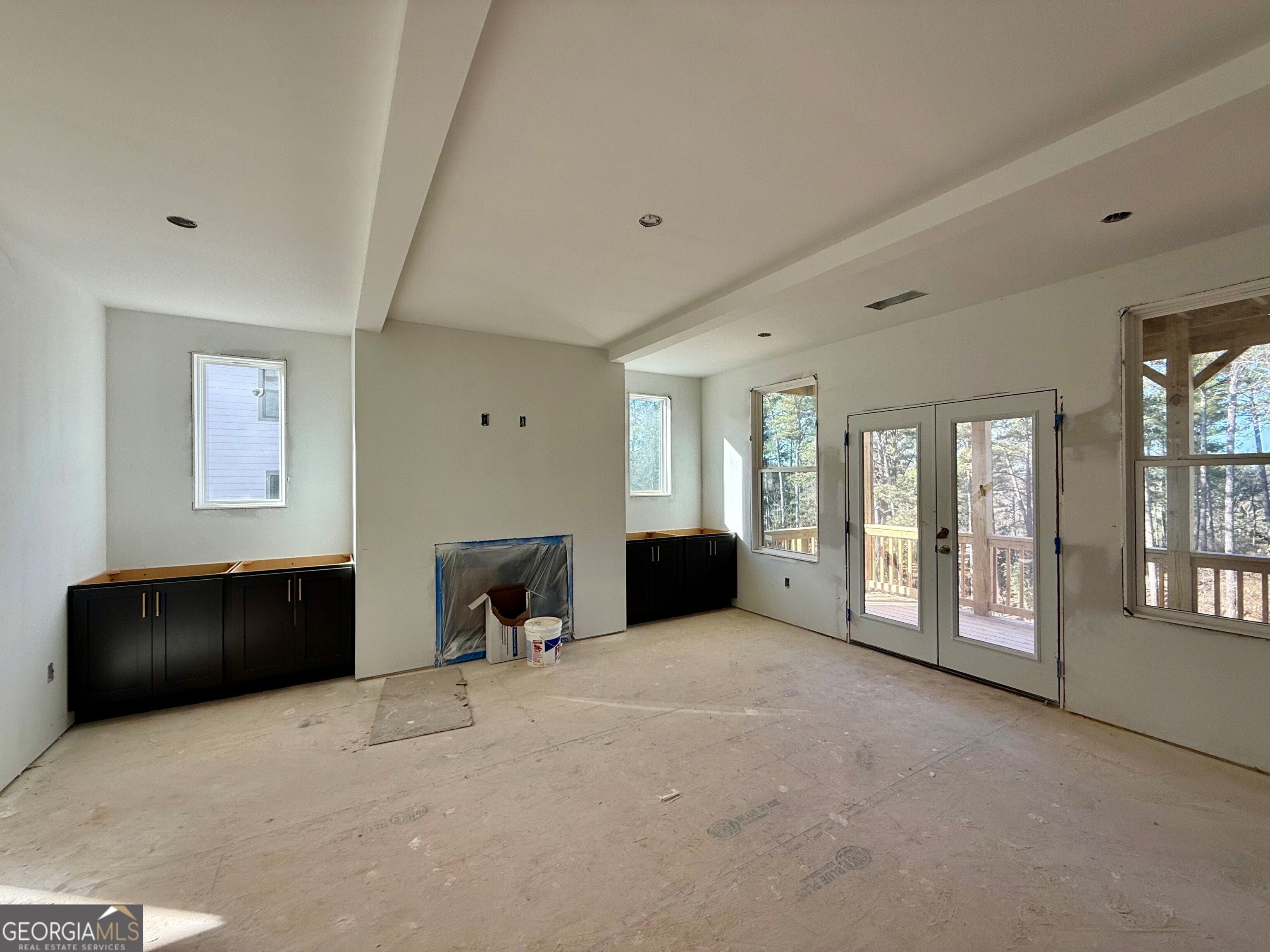 3265 Hilltop CIR