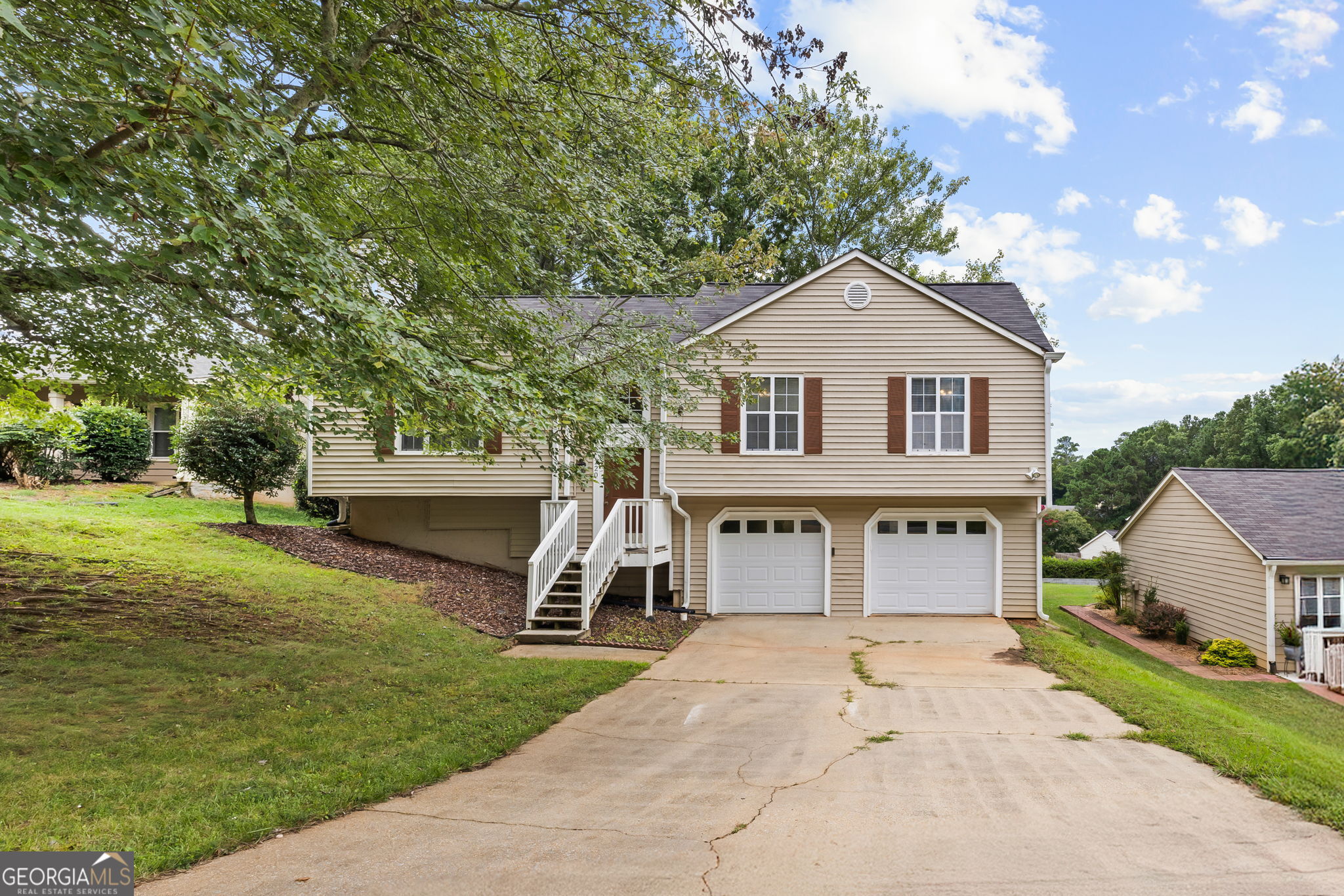 220 Magnolia Tree CT