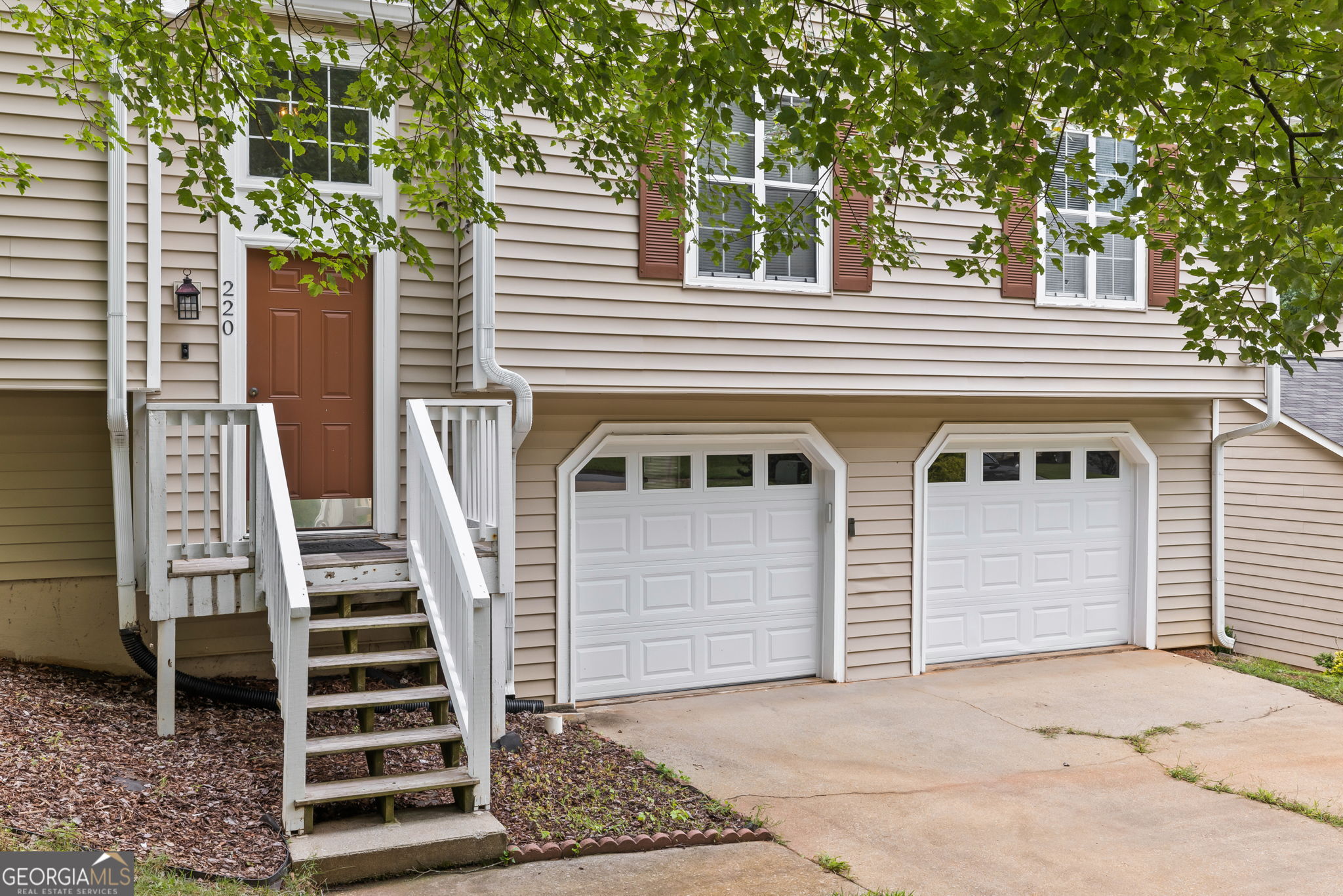 220 Magnolia Tree CT