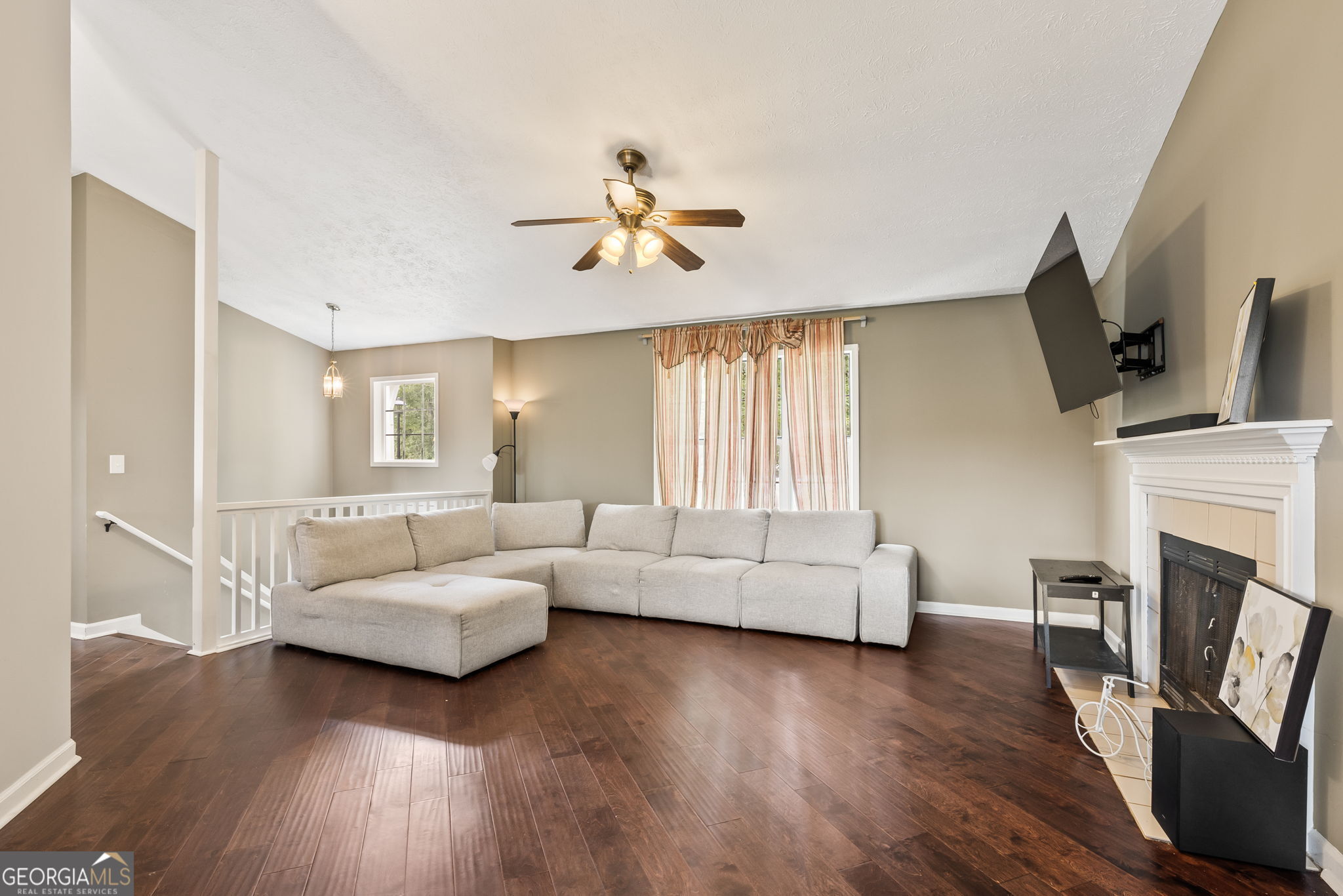 220 Magnolia Tree CT