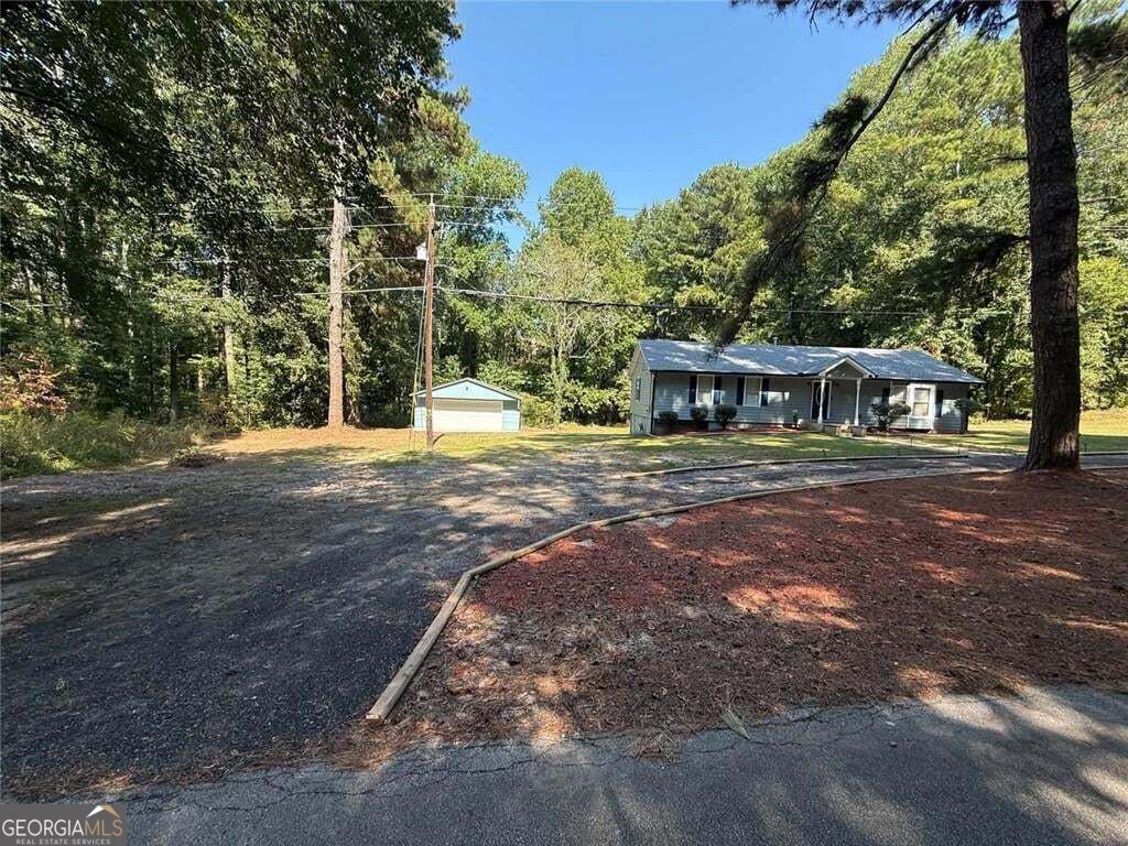 200 Gordon CIR SW