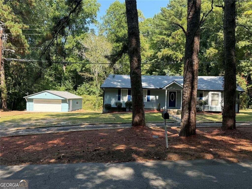 200 Gordon CIR SW