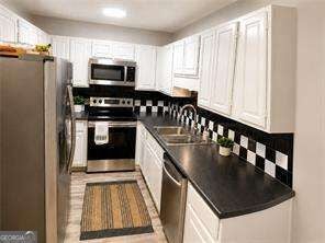 3203 Lenox RD NE 24