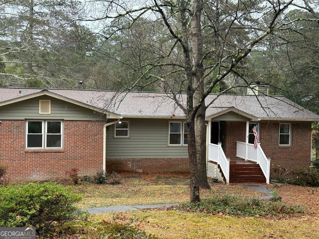Photo of 2545 Rockbridge Road NW, Conyers, GA 30012 (MLS # 10670342)
