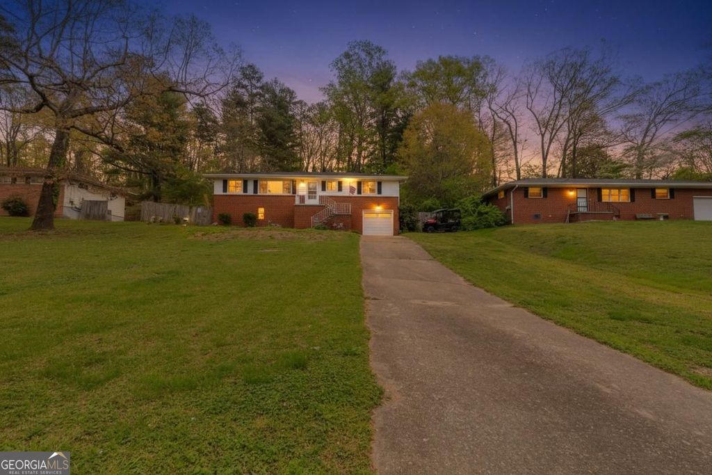 Photo of 932 Marion Street, Rossville, GA 30741 (MLS # 10725489)