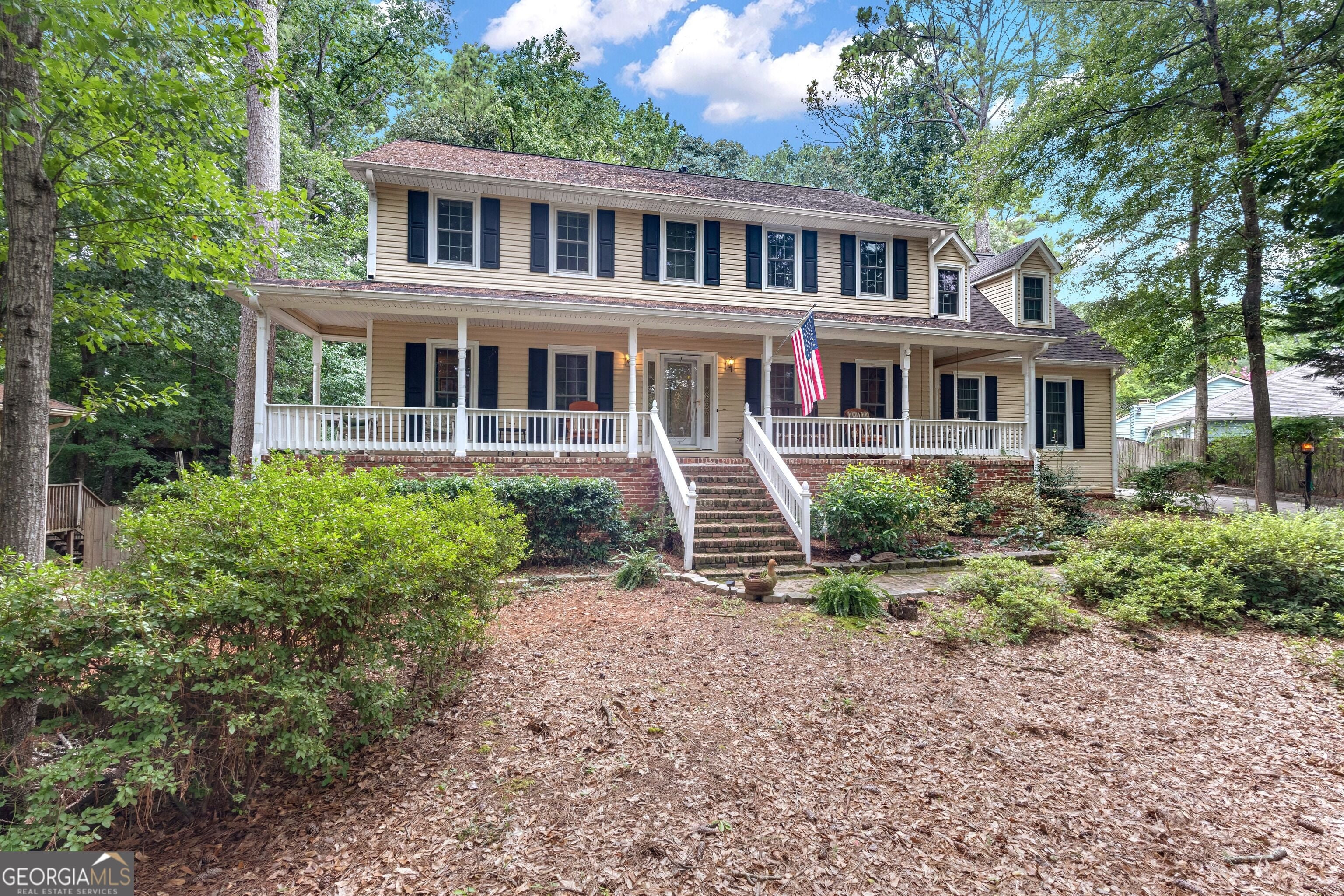 153 Lakeside DR