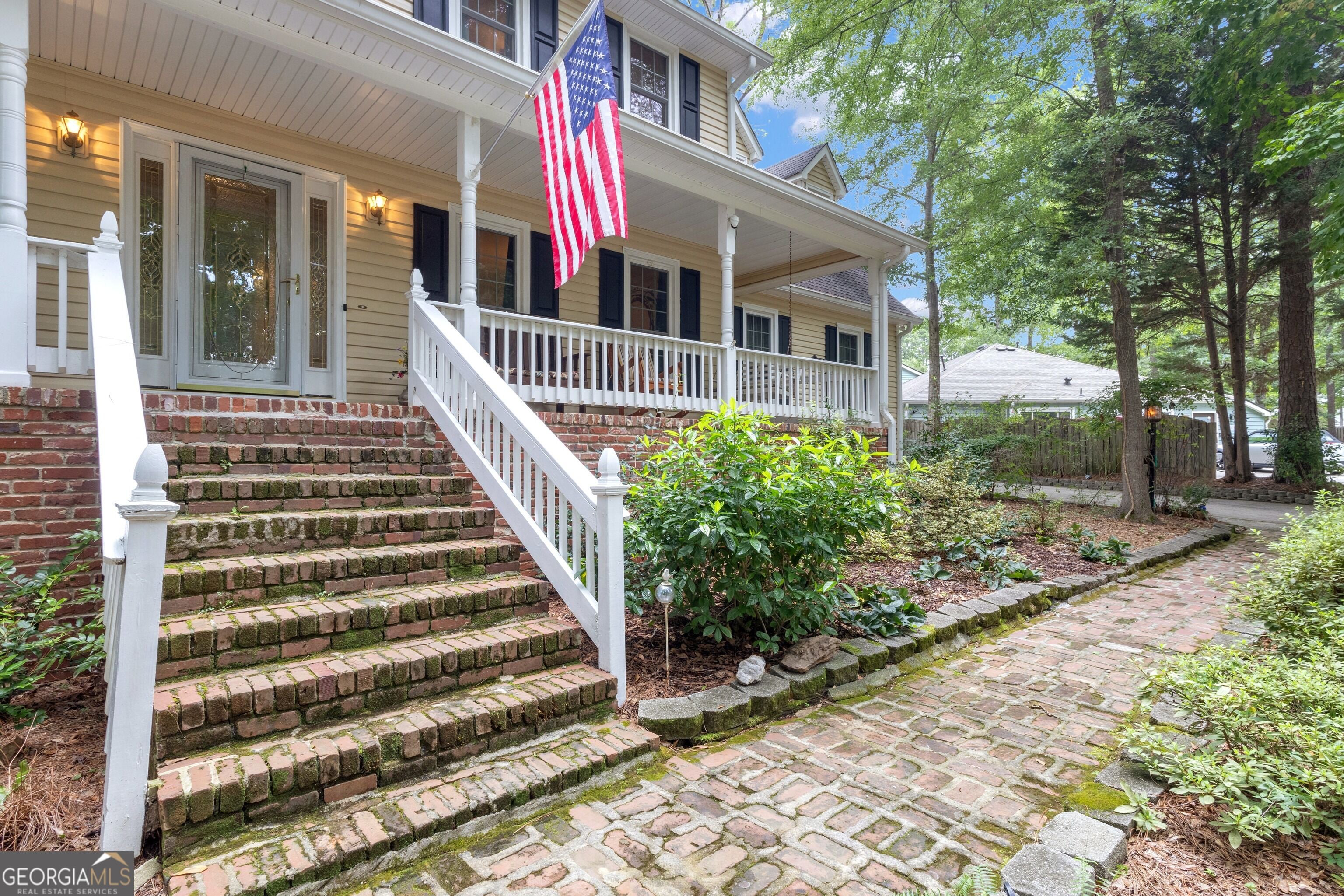 153 Lakeside DR