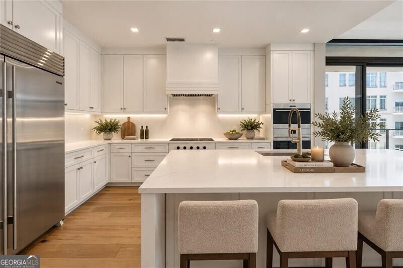2520 Peachtree RD NW 403