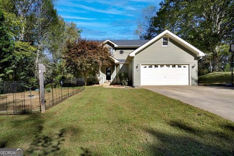 A home in Hayesville