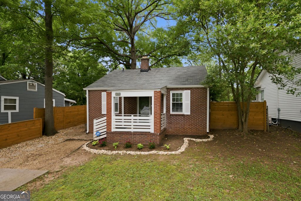 Photo of 1475 Elizabeth Lane, Atlanta, GA 30344 (MLS # 10796101)
